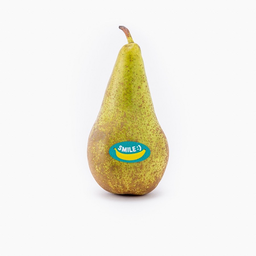 Peer met fruitsticker